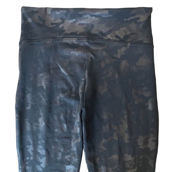 SPANX Faux Leather Camo Leggings Matte Black Size  Large, MSRP $98 - Picture 11 of 13